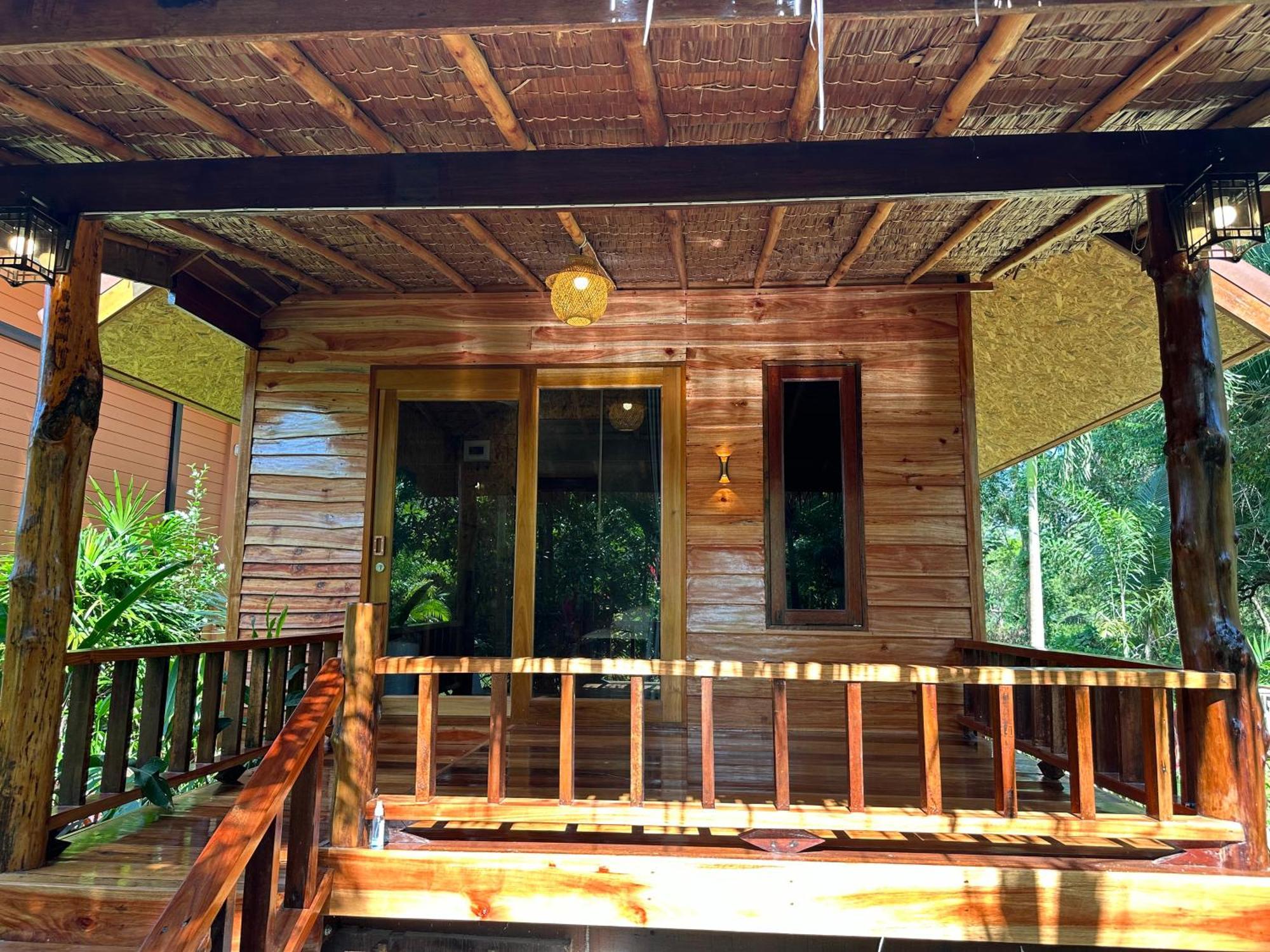 Koh Jum Bungalow & Hostel Luaran gambar