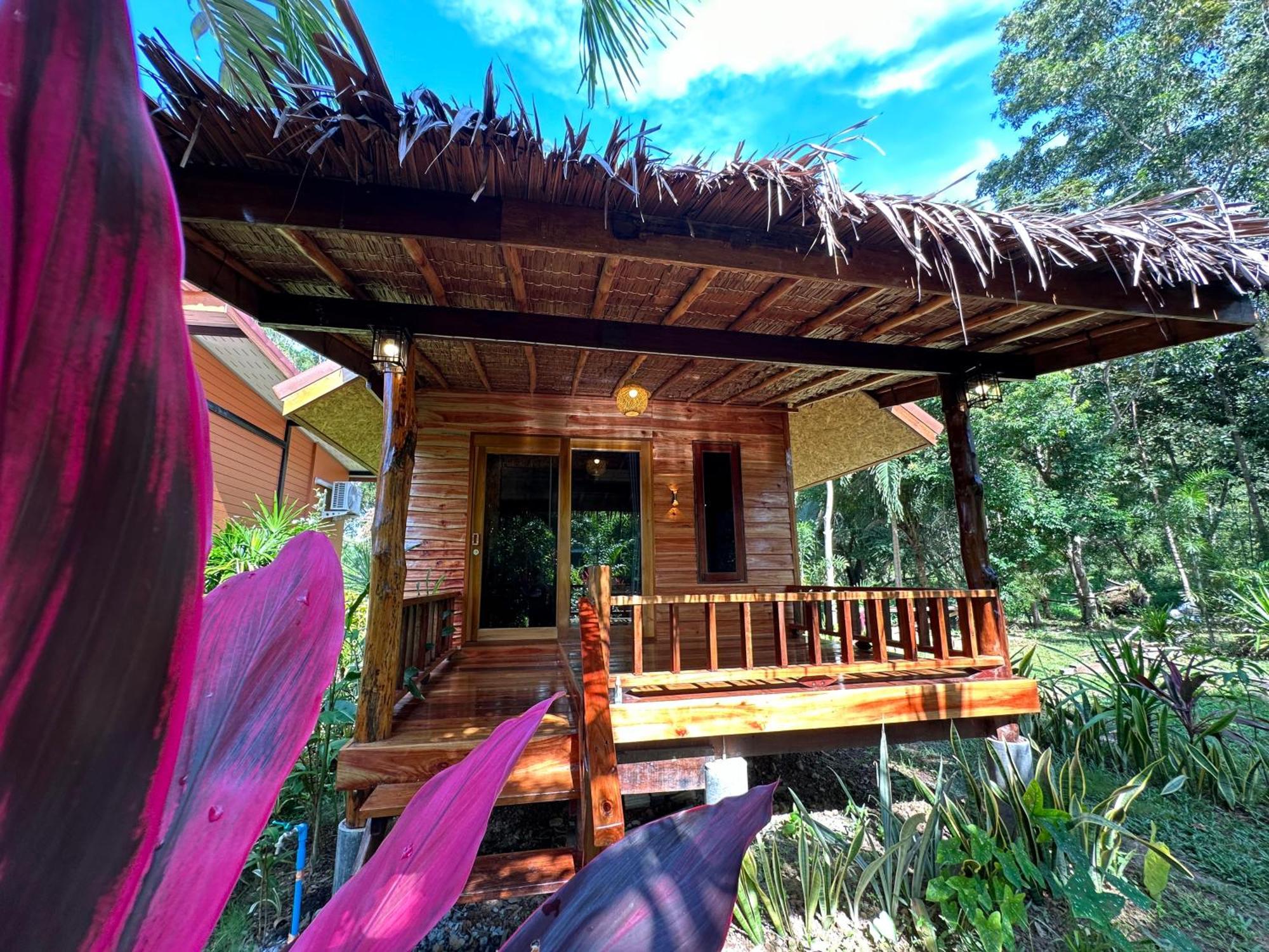 Koh Jum Bungalow & Hostel Luaran gambar