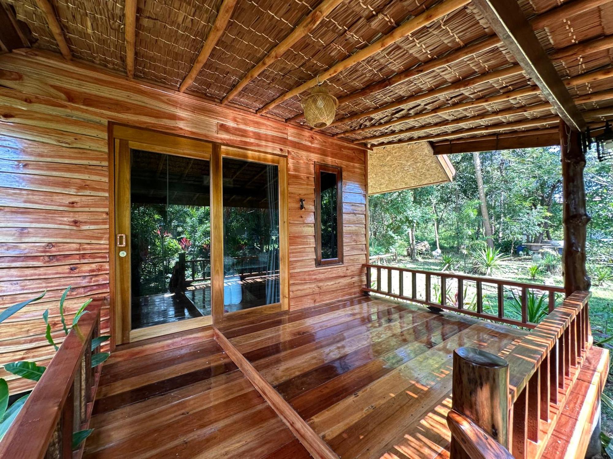Koh Jum Bungalow & Hostel Luaran gambar
