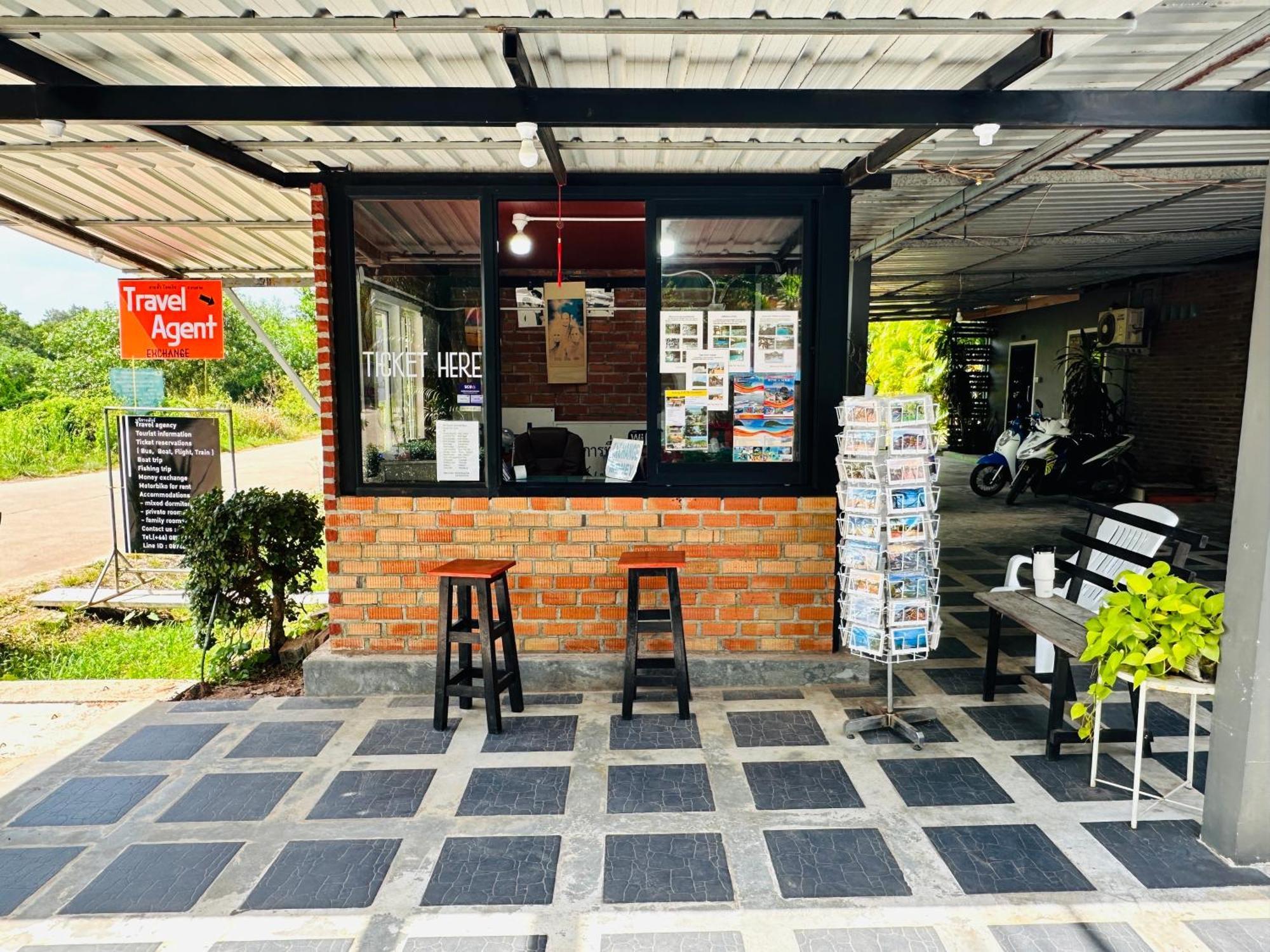 Koh Jum Bungalow & Hostel Luaran gambar