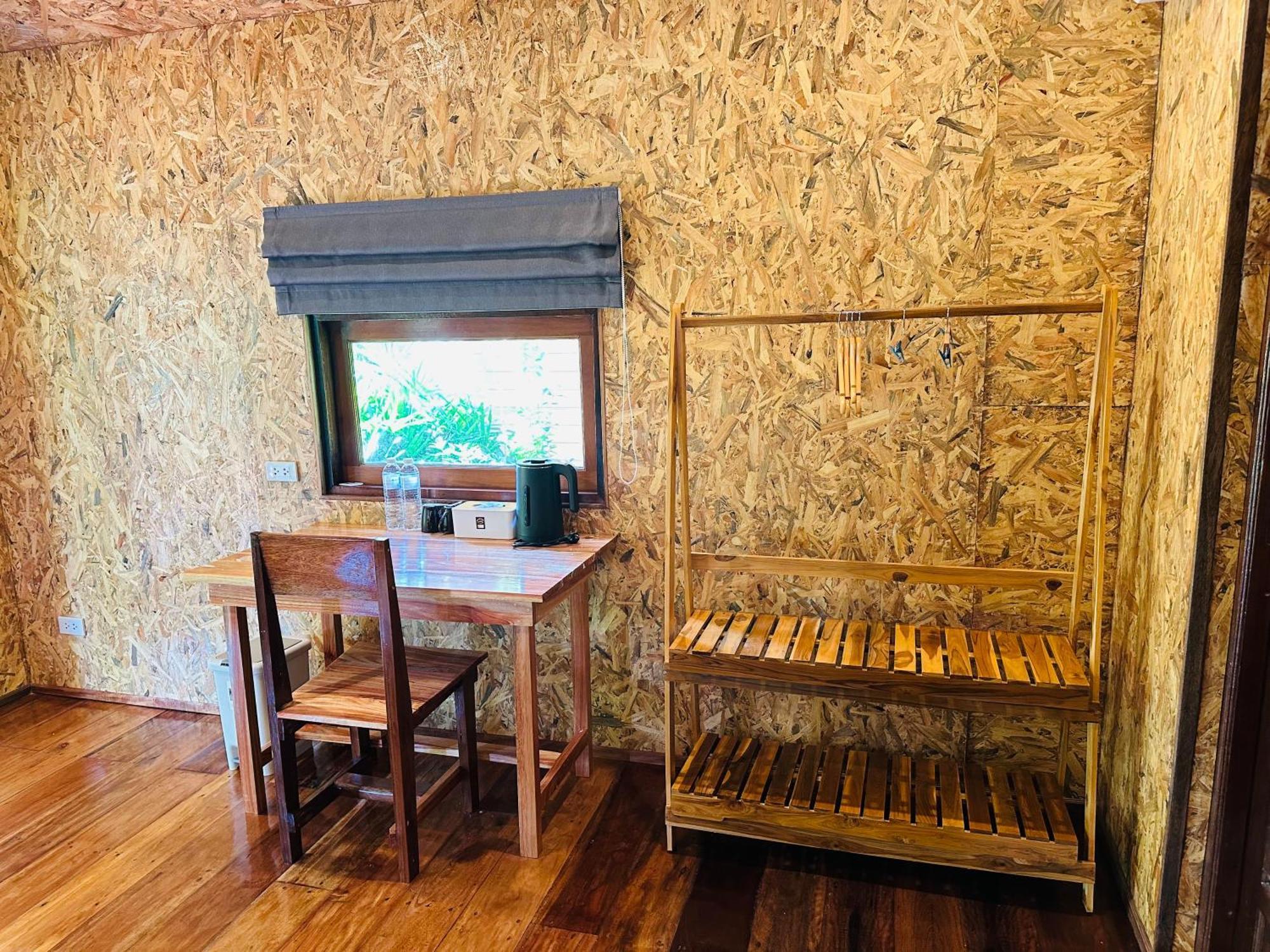 Koh Jum Bungalow & Hostel Luaran gambar