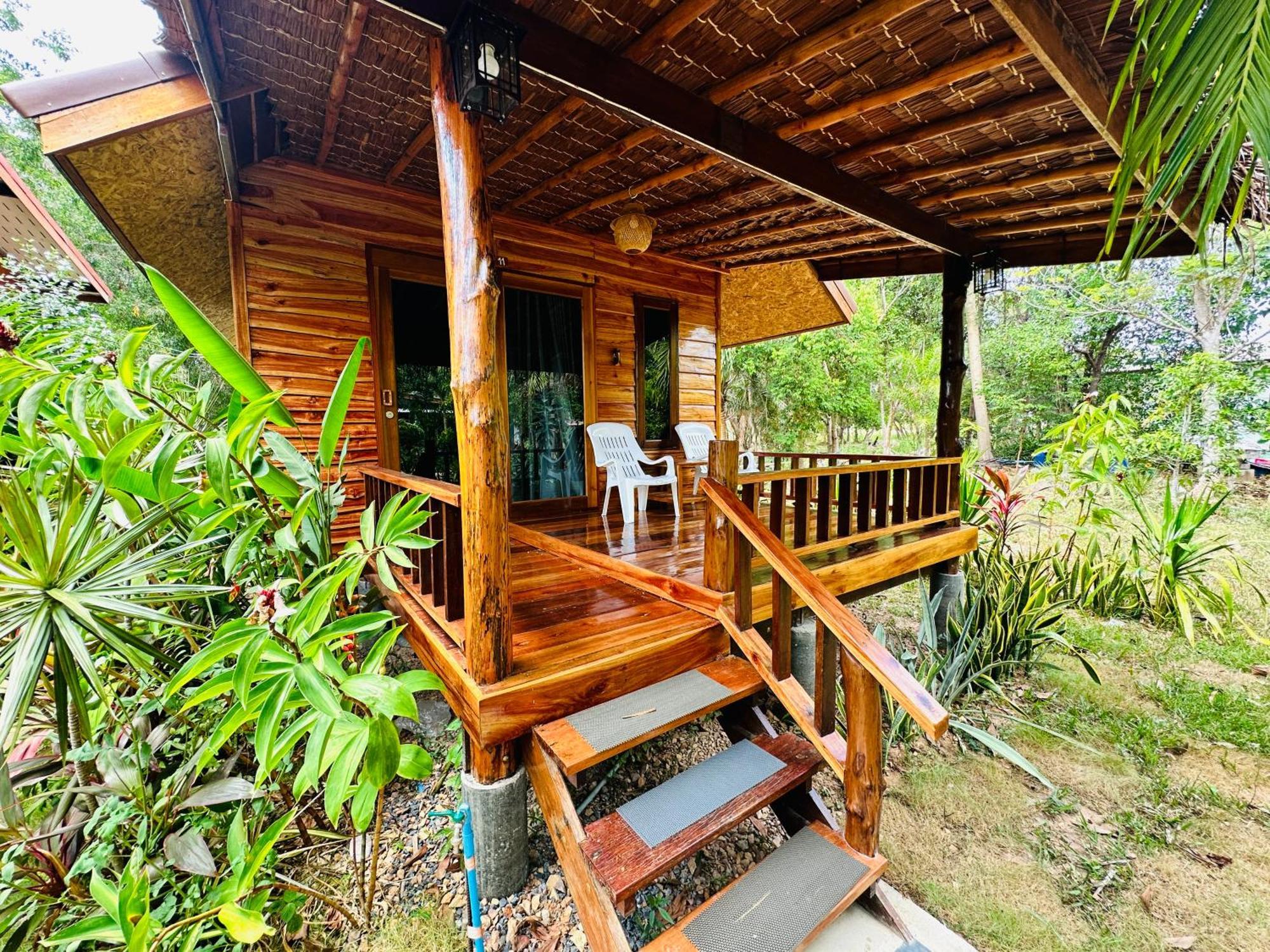 Koh Jum Bungalow & Hostel Luaran gambar