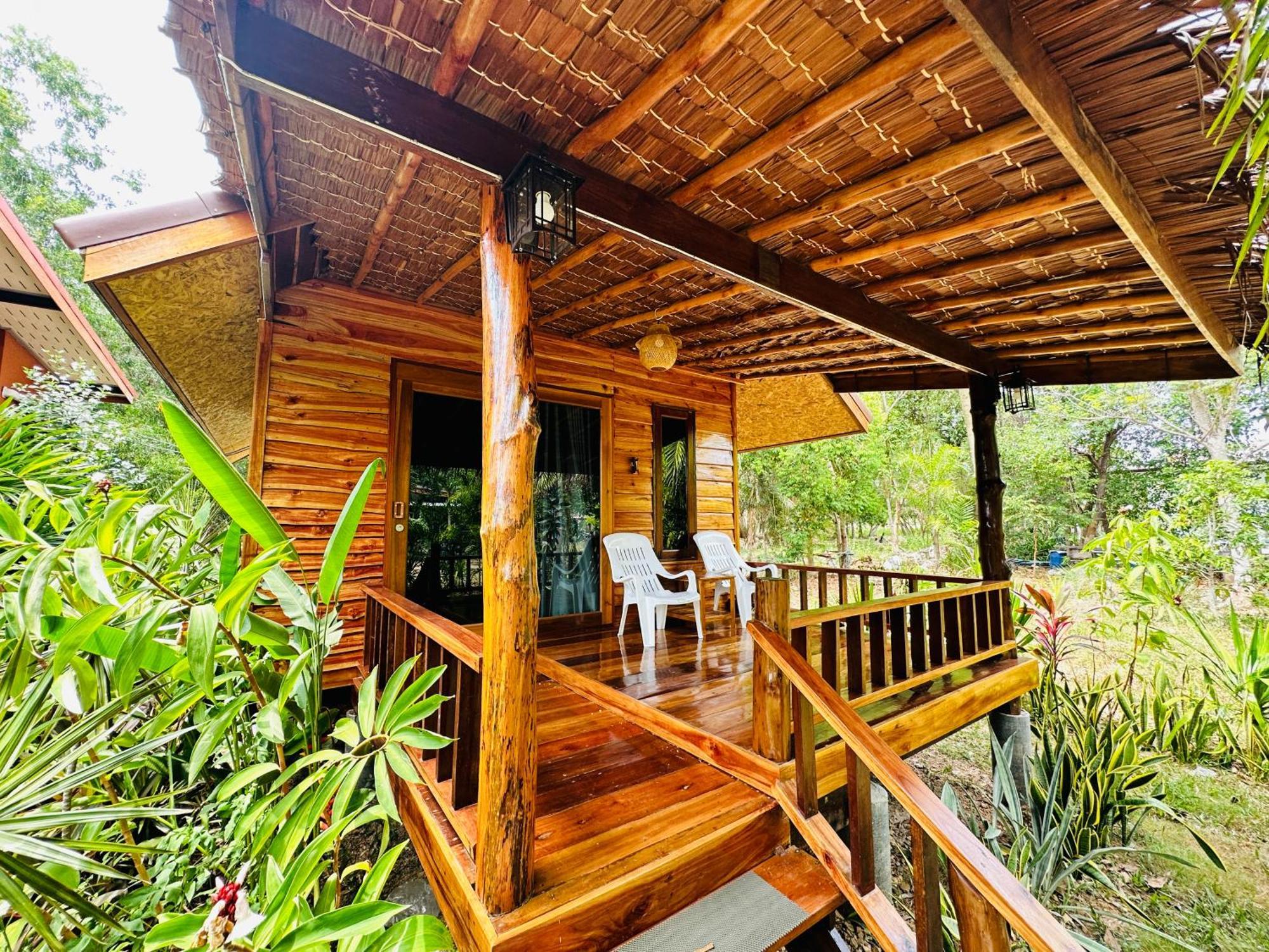 Koh Jum Bungalow & Hostel Luaran gambar